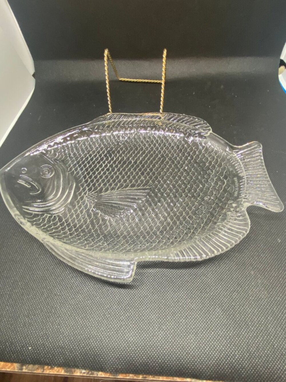 Arcoroc Ripple Fin Fish Plate - Picture 2 of 3